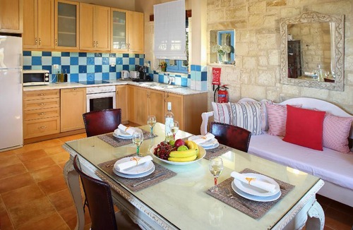 Rapaniana House | 226 m² House ∙ 3 bedrooms ∙ 6 guests