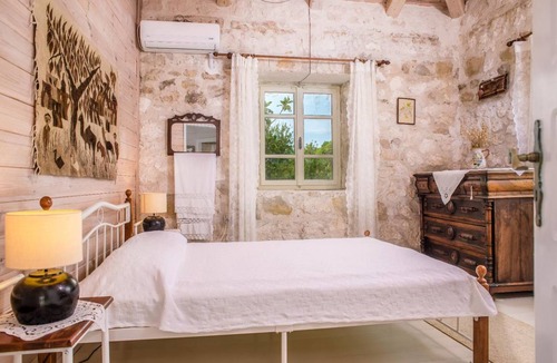 Ano Vasilikos House | 230 m² House ∙ 1 bedroom ∙ 8 guests
