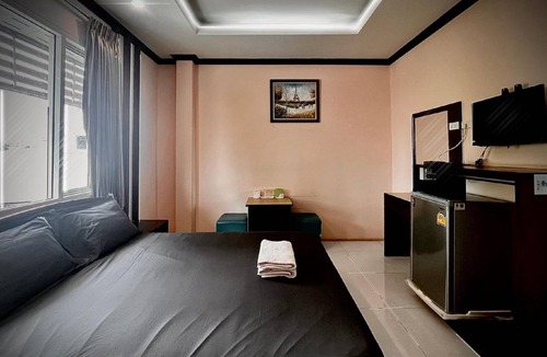 Chonburi Hotel | 24 m² Motel ∙ 2 guests