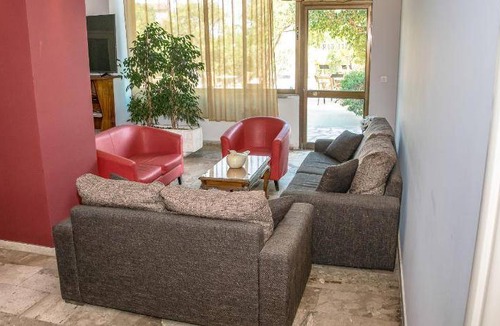 Aigio Hotel | 25 m² Hotel ∙ 3 guests