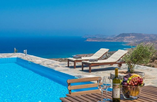 Sitia Villa | 250 m² Villa ∙ 3 bedrooms ∙ 6 guests