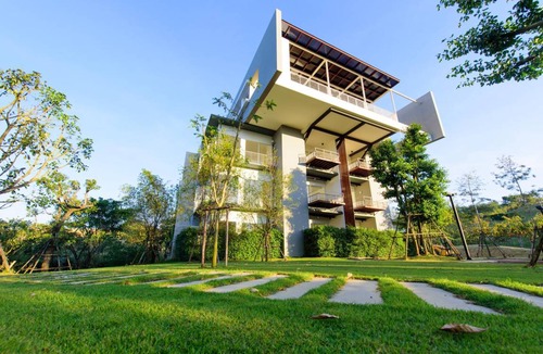 Pong Ta Long Cabin | 270 m² Lodge ∙ 3 bedrooms ∙ 127 guests