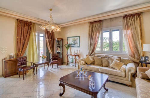 Monastiraki Resort | 280 m² Luxury rental ∙ 5 bedrooms ∙ 10 guests