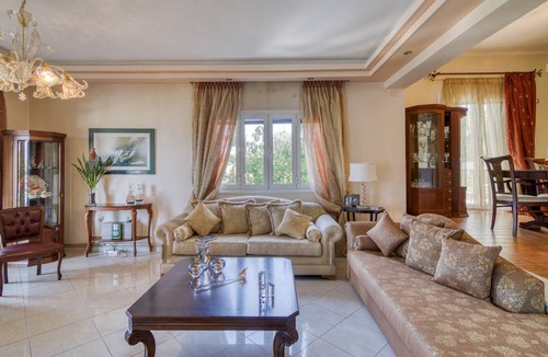 Monastiraki Resort | 280 m² Luxury rental ∙ 5 bedrooms ∙ 10 guests