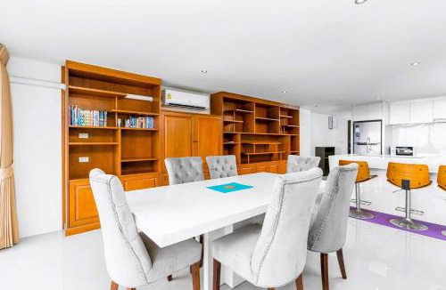 Patong Apartment | 2BR Sea View Condo Near Patong Beach bayshoreC265