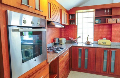 Pa Klok Villa | 3 Bedroom Pool Villa with large walled garden in Paklok
