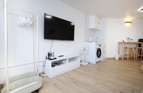 Ban Mai Apartment | 3 Beds,WiFi,Washing Machine,IMPACT Arena at T9