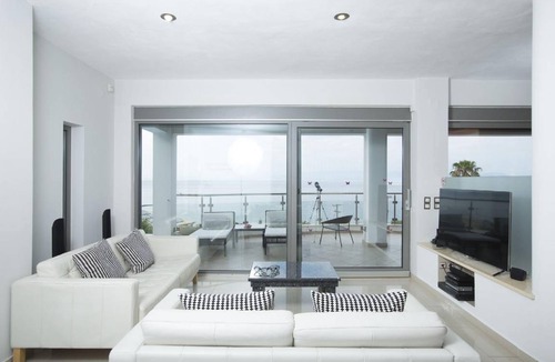 Notos House | 300 m² House ∙ 4 bedrooms ∙ 8 guests