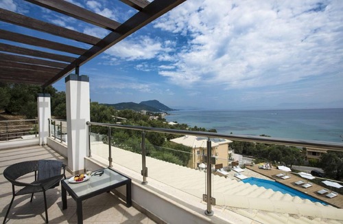 Notos House | 300 m² House ∙ 4 bedrooms ∙ 8 guests