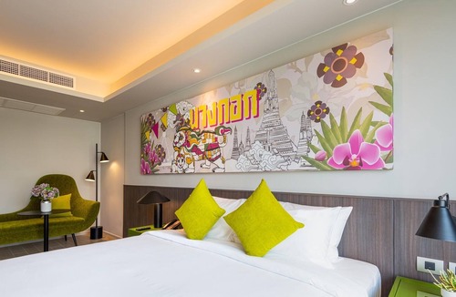 Huai Khwang House | 35sqm Maitria Hotel Rama 9 Bangkok Deluxe Room City View