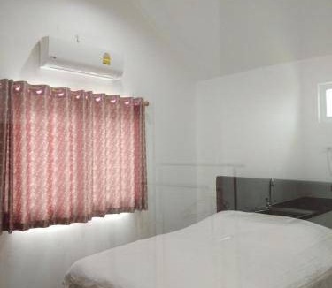Phanat Nikhom Bed & Breakfast | 36 m² Bed and breakfast ∙ 2 guests