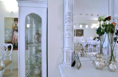 Corfu Villa | 360 m² Villa ∙ 5 bedrooms ∙ 14 guests
