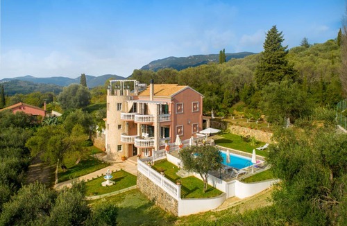 Ano Korakiana Villa | 380 m² Villa ∙ 4 bedrooms ∙ 9 guests