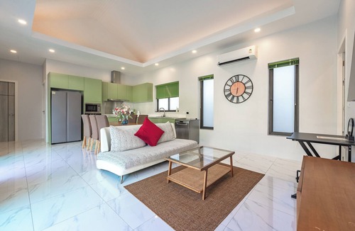 Ban Saiyuan Villa | 3BR Walk to Beach 7 Min to Beach V189