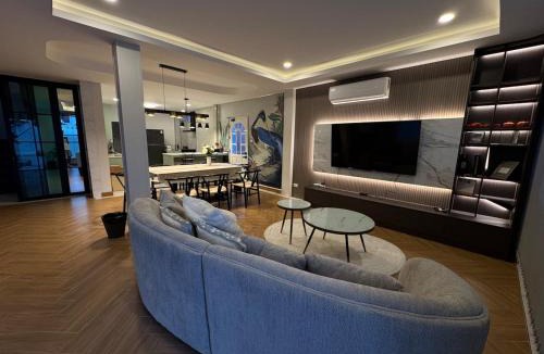 San Sai Villa | 4-bedroom detached house with a pool, newly renovated in a modern style, near CF with convenient transportation, close to the Old Town