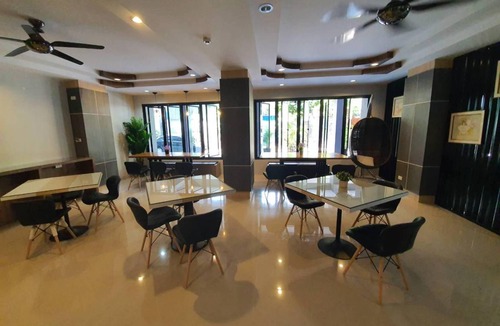 Nakhon Si Thammarat Hotel | 40 m² Hotel ∙ 3 guests