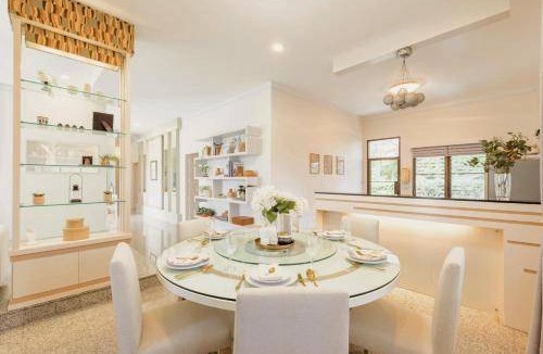 Sam Chuk House | 4000 m² House ∙ 5 bedrooms ∙ 26 guests