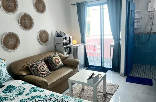 Chan Kasem Apartment | 401 Budget Room Utilities WiFi Balcony in Ratchada