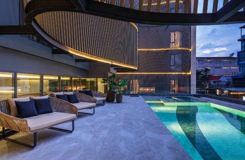 Rama 9 Hotel | 43 m² Hotel ∙ 127 guests