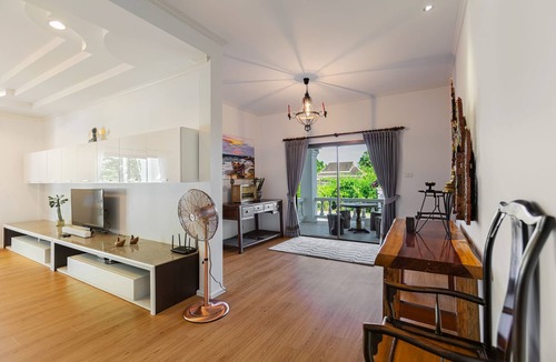 Chalong Villa | 5 bedrooms Private Pool Villa with large kitchen and large garden