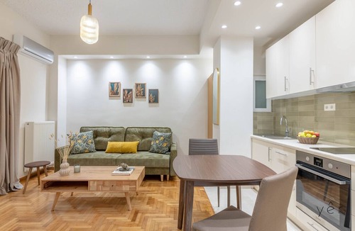 Koukaki Hotel | 5-Minute Away to Acropolis | Boutique Style Home