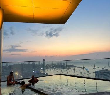Pattaya Bay Apartment | 503 Edge芭提雅25层正海景大二房二厅二卫, 沙滩+步行街+购物中心