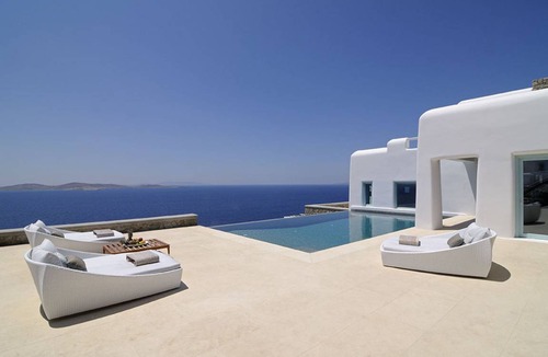 Agios Ioannis Villa | 550 m² Villa ∙ 9 bedrooms ∙ 18 guests