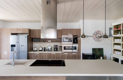 Naousa Villa | 570 m² Villa ∙ 8 bedrooms ∙ 16 guests
