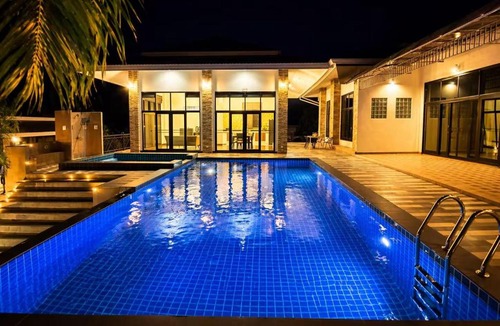 Hin Lek Fai Villa | 5BR Villa for 10 Private Estate Hua Hin