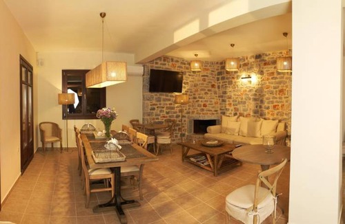 Karvelas Apartment | 60 m² Serviced apartment ∙ 127 guests