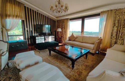 Thermaikos Villa | 670 m² Villa ∙ 5 bedrooms ∙ 10 guests