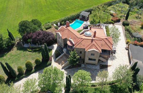 Thermaikos Villa | 670 m² Villa ∙ 5 bedrooms ∙ 10 guests