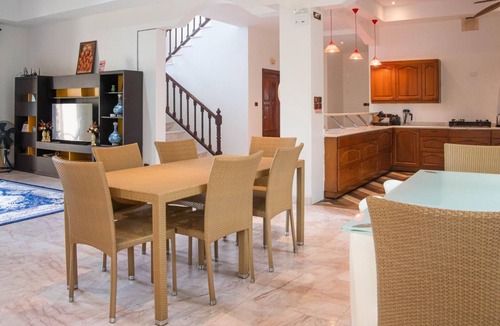 Kathu Villa | 7 Bedroom Pool Villa in Kathu SV1