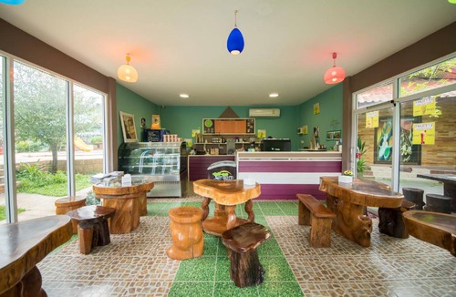 Khuan Thong Hotel | 72 m² Hotel ∙ 2 bedrooms ∙ 14 guests