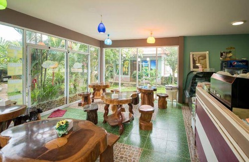 Khuan Thong Hotel | 72 m² Hotel ∙ 2 bedrooms ∙ 14 guests