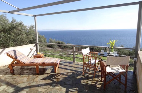 Karvelas House | 72 m² House ∙ 3 guests