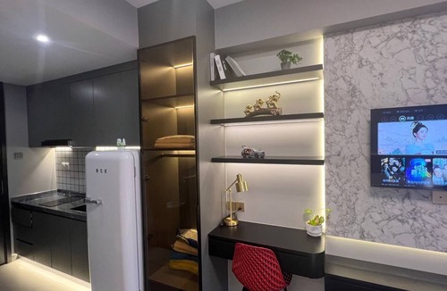 Chamkar Mon House | 77777 Cozy 2-bedroom house in perfect Phnom Penh neighborhood with AC