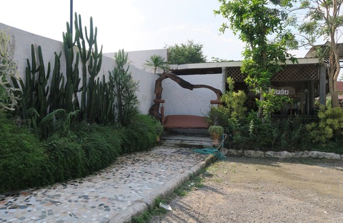 San Sai Villa | 7BR Villa: Sleeps 19, Private Pool, Ideal for Families Near Central Festival