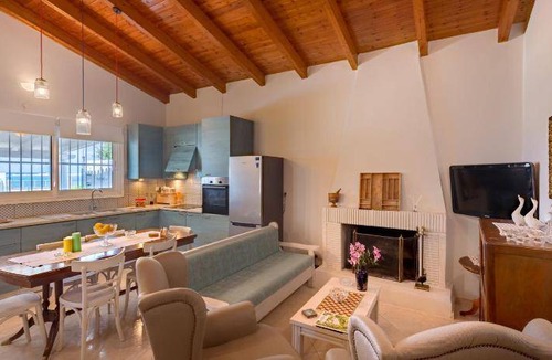 West Achaea House | 80 m² House ∙ 3 bedrooms ∙ 6 guests