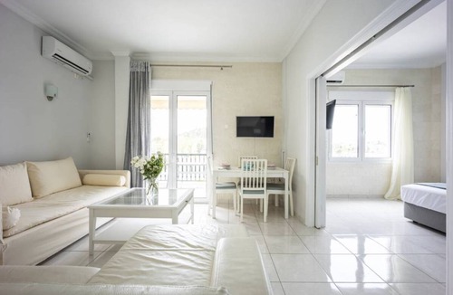 Chalcis Apartment | 95 m² Apartment ∙ 2 bedrooms ∙ 5 guests