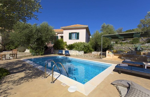 Ithaki Villa | 95 m² Villa ∙ 2 bedrooms ∙ 4 guests
