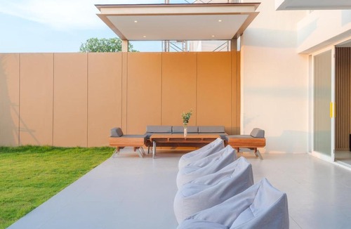 Cha-am Villa | 9910 stay pool villa Cha-am พูลวิลล่าติดทะเล บ้านติดทะเล ชะอำ