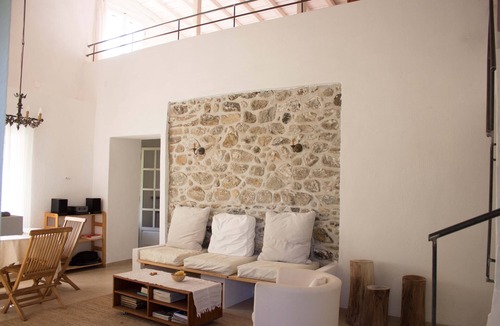 Sithonia House | A cottage hidden in vine and olive grooves