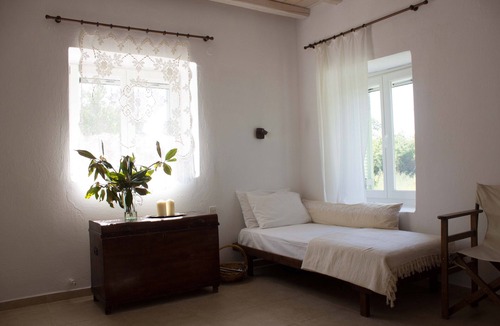 Sithonia House | A cottage hidden in vine and olive grooves
