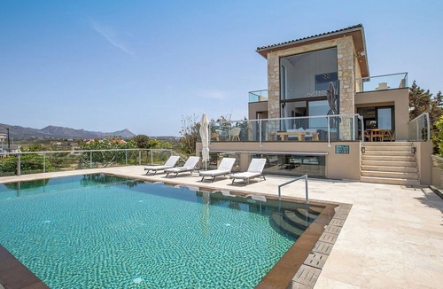 Tersanas Villa | A Luxury Villa in Stavros village