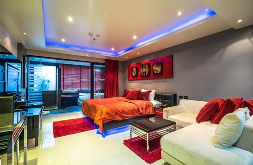 Patong Apartment | Absolute Bangla Suites, night walking street, rooftop pool L-04