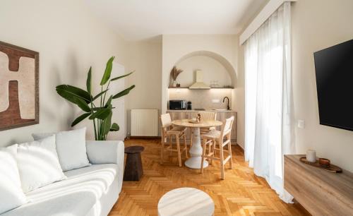 Koukaki Apartment | Acropolis Atelier, Plunge Pool Apartments