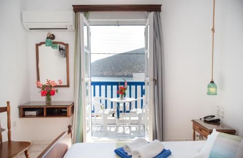 Apollonas Hotel | Adonis Hotel Naxos