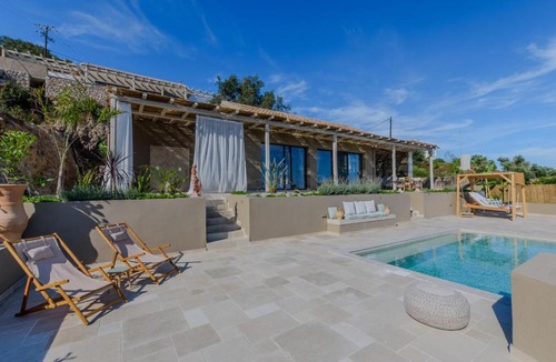 Linia Villa | AER Brand New Romantic Villa for Two with Private Pool Full Sea View