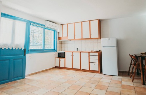 Agios Nikitas Apartment | Afroditi Apartment walking distance to the beach of Agios Nikitas.